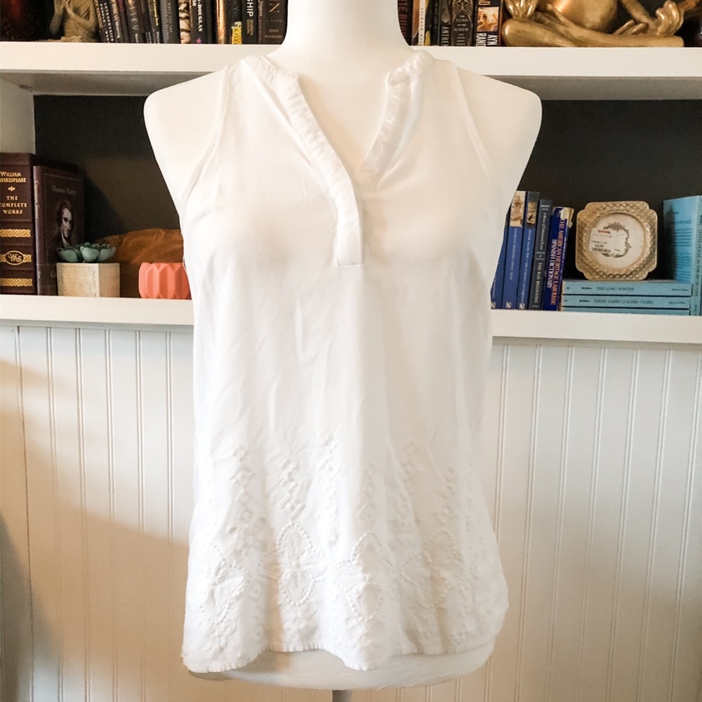 🌺 Merona White Hi-Lo Tank